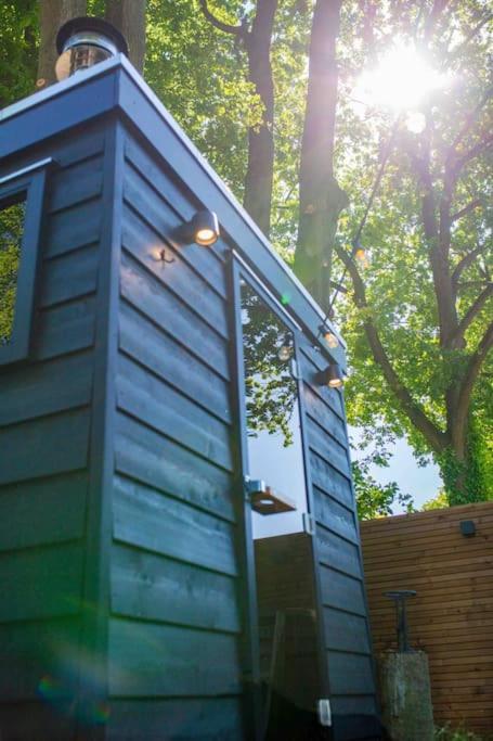 86, Bed & Outdoor Wellness - Sauna, Hottub, Icebath & Outdoor Shower Included! Oisterwijk Esterno foto