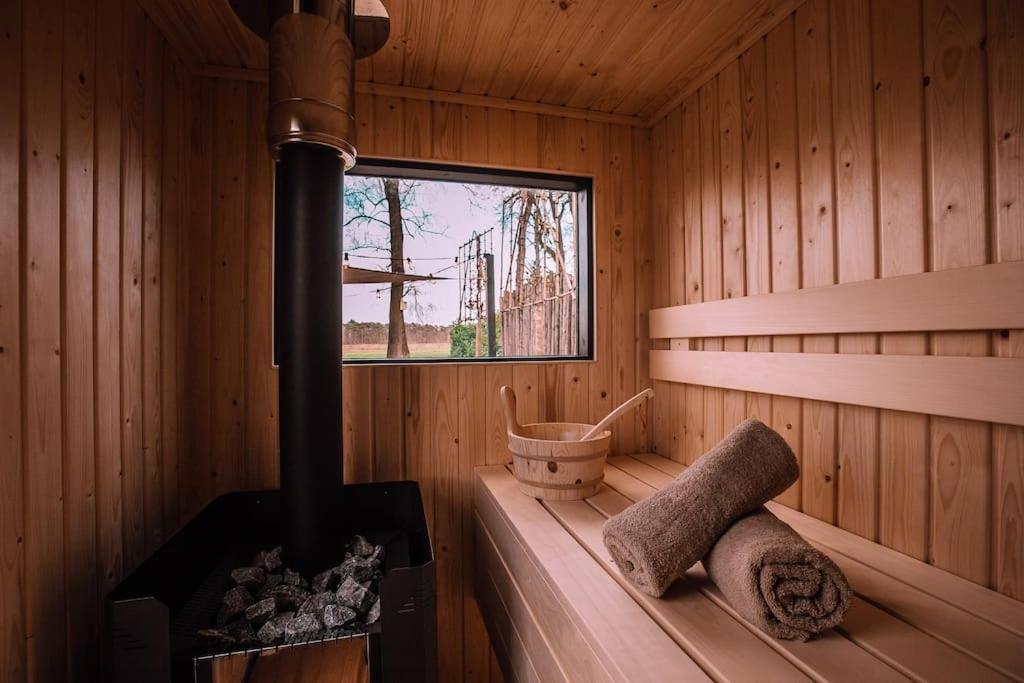 86, Bed & Outdoor Wellness - Sauna, Hottub, Icebath & Outdoor Shower Included! Oisterwijk Esterno foto
