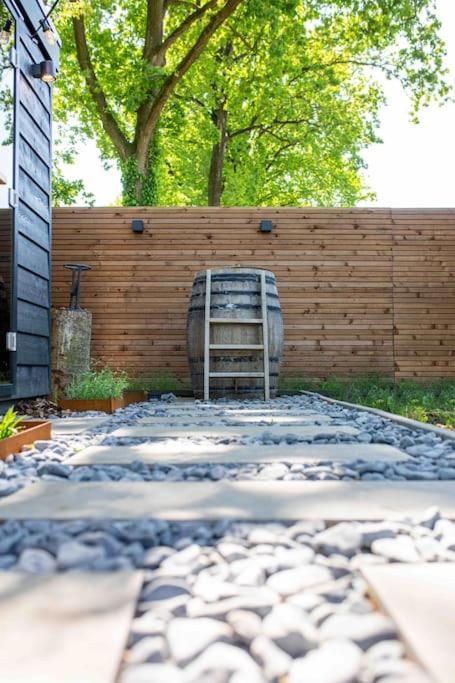 86, Bed & Outdoor Wellness - Sauna, Hottub, Icebath & Outdoor Shower Included! Oisterwijk Esterno foto