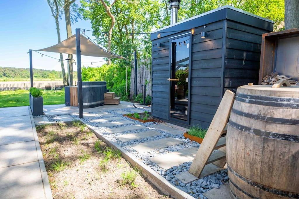86, Bed & Outdoor Wellness - Sauna, Hottub, Icebath & Outdoor Shower Included! Oisterwijk Esterno foto