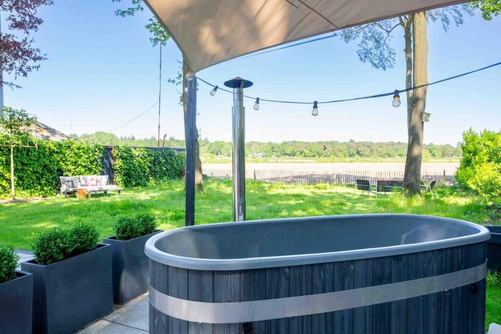 86, Bed & Outdoor Wellness - Sauna, Hottub, Icebath & Outdoor Shower Included! Oisterwijk Esterno foto