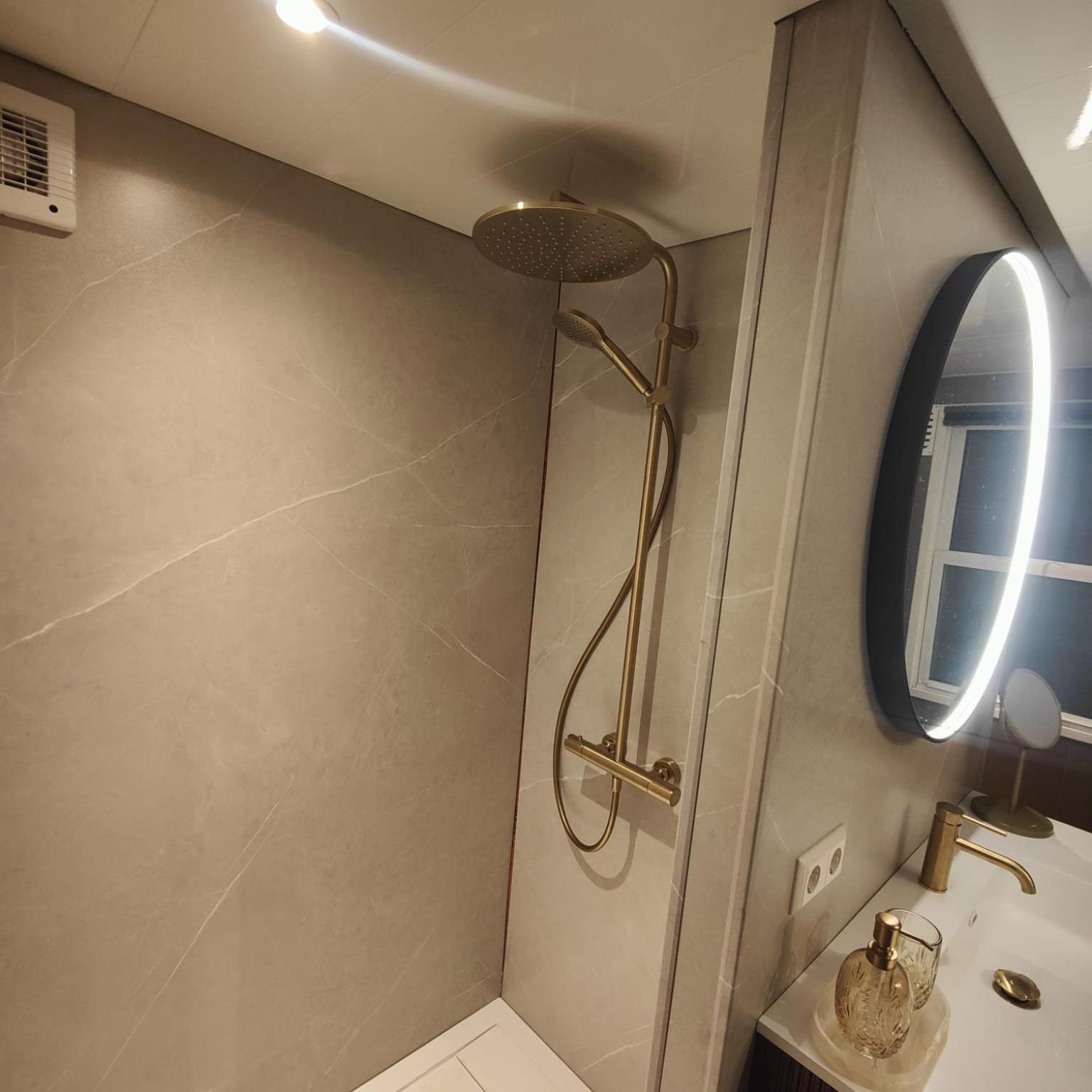 86, Bed & Outdoor Wellness - Sauna, Hottub, Icebath & Outdoor Shower Included! Oisterwijk Esterno foto